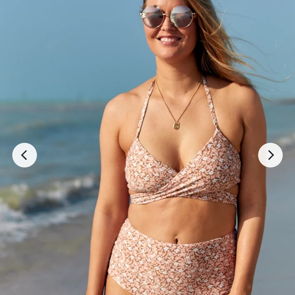 Aerie Peach and White Bikini Top